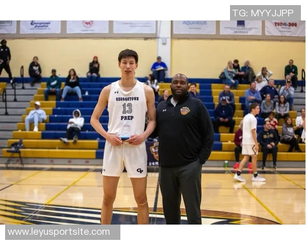 郇斯楠继续访校之旅俄亥俄州立大学球衣定妆照曝光