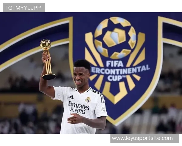 姆巴佩分享月最佳奖杯获奖感言期待对阵阿拉维斯的精彩表现