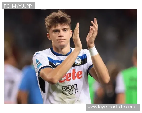 国米与那不勒斯关注20岁右后卫帕莱斯特拉引发转会热潮